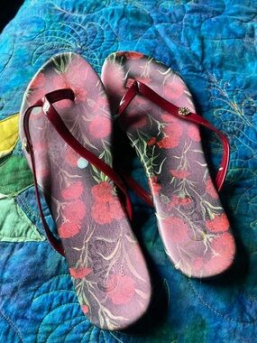 GBG Los Angeles Red Floral Flip Flop Sandals